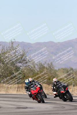 media/Dec-01-2025-Moto Forza (Mon) [[2daa91e15f]]/3-Beginner Group/Session 3 (Turn 3)/